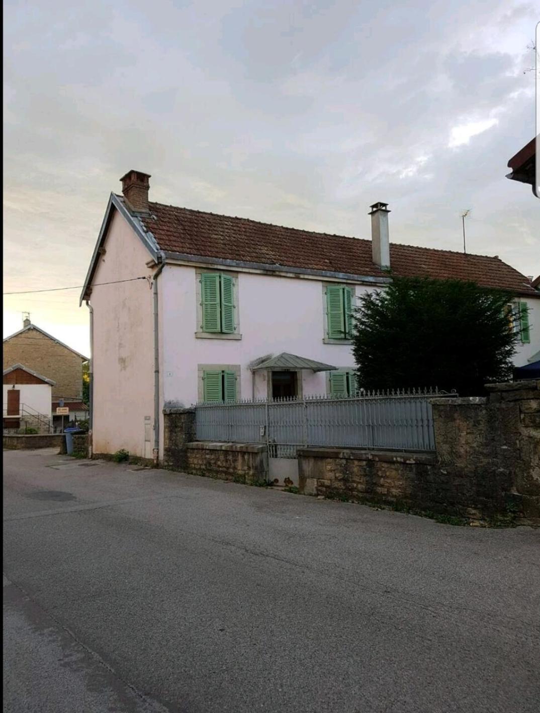 Maison Centre-Ville Calme Avec Jardin Lons-le-Saunier Exterior foto